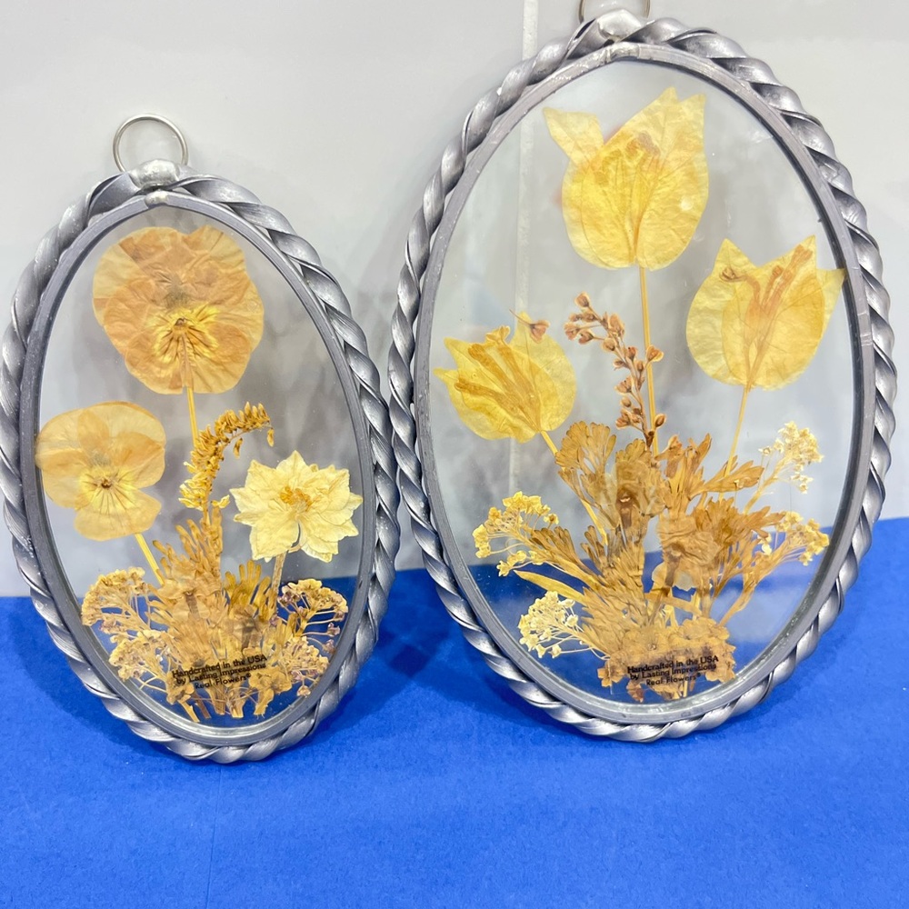 Handcrafted Real Flowers Oval Silver Frame with Real Pressed Flowers